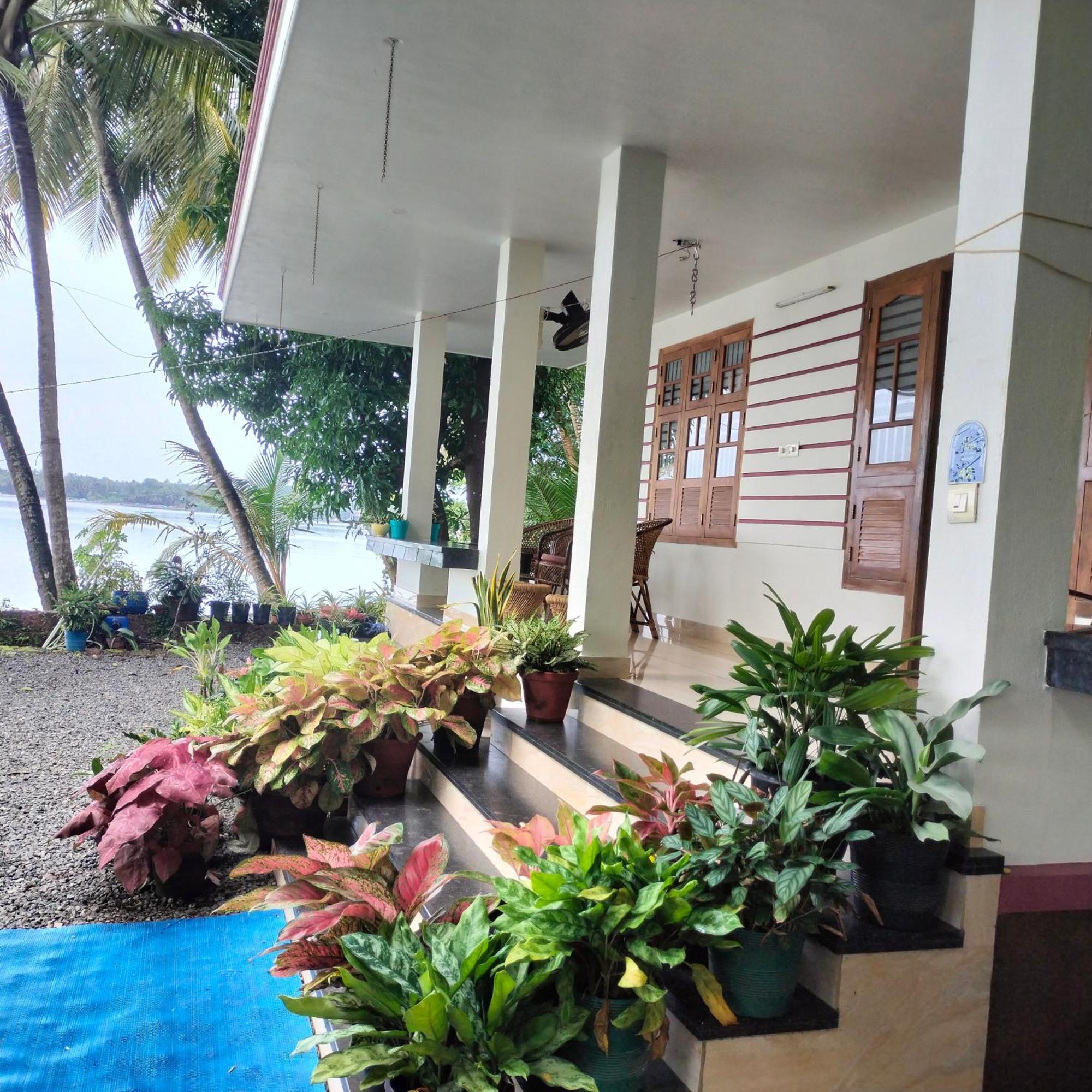 Green Island Homestay Riverside Calicut Exterior foto